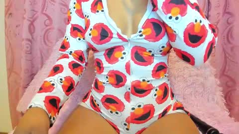 Snapshot of isabela_gonzalez_ chatting on September 19, 5:09 am ISA online show from September 19, 5:09 am