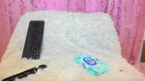 Snapshot of isabela_gonzalez_ chatting on October 22, 9:58 pm ISA online show from October 22, 9:58 pm