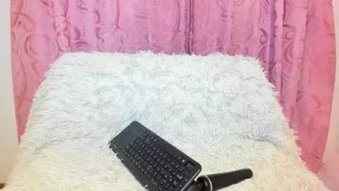 Snapshot of isabela_gonzalez_ chatting on October 27, 6:28 am ISA online show from October 27, 6:28 am