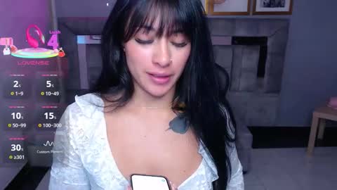 Snapshot of isabella_collen_v chatting on September 24, 1:14 pm Hi Stream 800am to 200pm online show from September 24, 1:14 pm