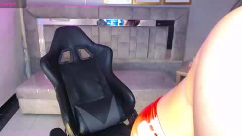 Snapshot of isabella_collen_v chatting on November 10, 1:10 pm Hi Stream 800am to 200pm online show from November 10, 1:10 pm