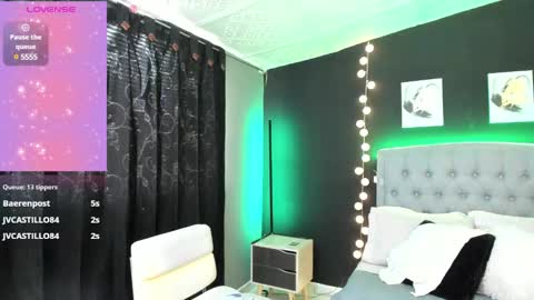   online show from February 5, 8:25 pm