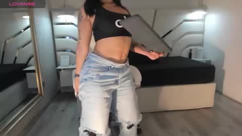 Snapshot of isabella_santamaria chatting on November 28, 12:13 am Isa online show from November 28, 12:13 am