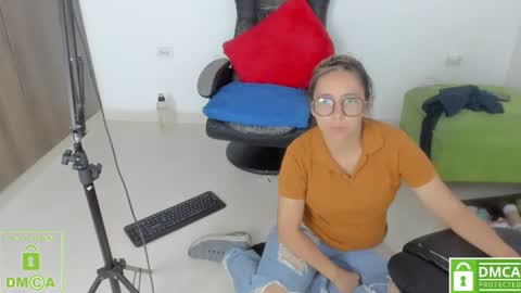 Isabella online show from December 13, 3:38 am