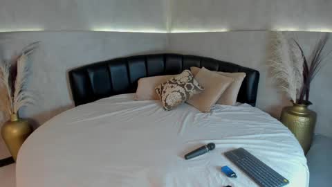 isabellaa_palacios online show from September 24, 3:15 pm