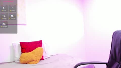 Instagram soybella01  online show from March 3, 8:54 pm