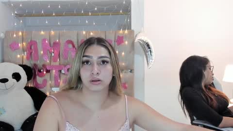 Snapshot of isabellas_smith chatting on January 19, 3:32 pm Martina IG martissmith01 online show from January 19, 3:32 pm