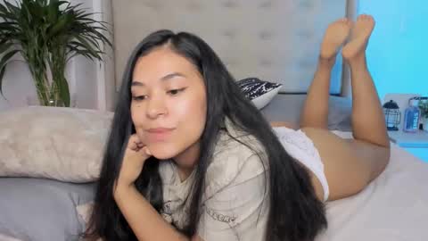 Isabelle Diaz online show from February 11, 9:53 am