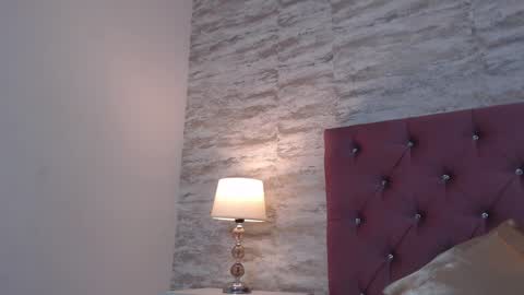 Snapshot of isabellmendez_ chatting on January 4, 1:10 am IsabellMendez online show from January 4, 1:10 am