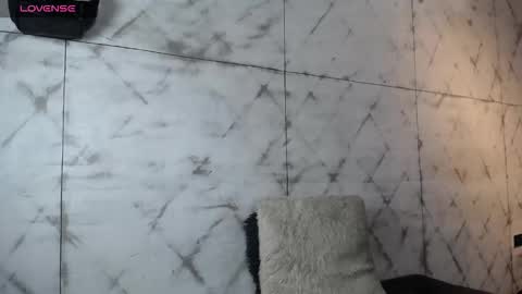 Snapshot of isasanders chatting on December 17, 7:20 pm I S A S AN D E R S online show from December 17, 7:20 pm