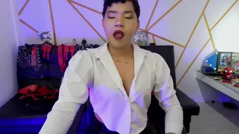 isabela online show from October 28, 8:44 pm