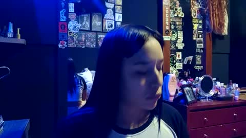 Snapshot of isisbathory chatting on December 4, 10:40 pm Isis online show from December 4, 10:40 pm