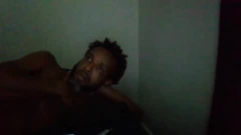 Snapshot of islandmaker chatting on November 9, 12:14 pm islandmaker online show from November 9, 12:14 pm