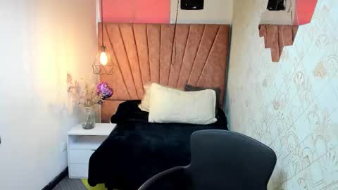 ISSA MILF online show from October 1, 1:17 pm