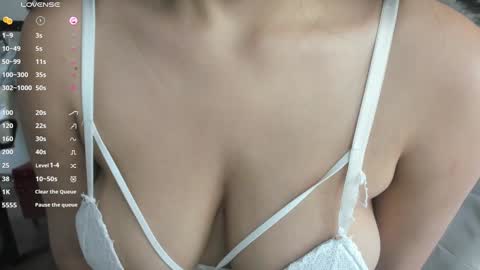 Snapshot of issa_nassar chatting on December 12, 12:01 pm Issa online show from December 12, 12:01 pm