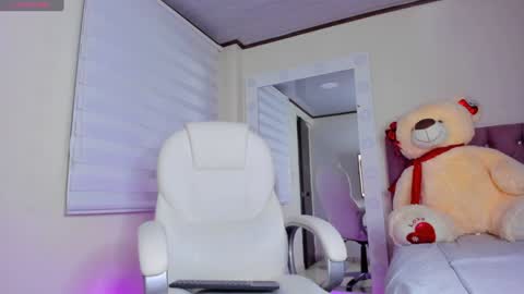 Isa  online show from January 17, 4:49 am