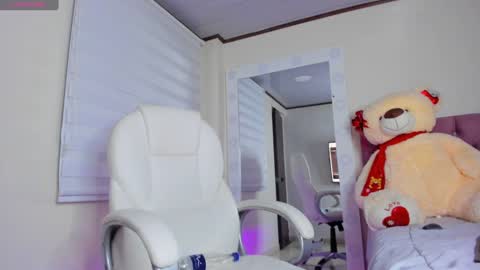 Isa  online show from January 23, 8:15 am