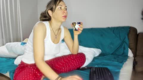 Issabelle online show from February 13, 5:37 am