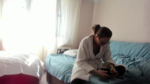 Issabelle online show from March 6, 8:41 am