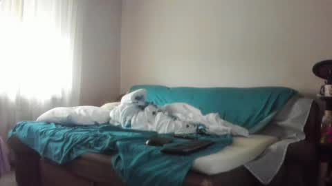 Issabelle online show from October 5, 7:07 am