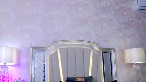 Snapshot of issadorra chatting on March 9, 10:19 am Issadorra online show from March 9, 10:19 am