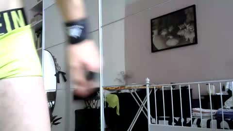 Snapshot of italianmonsterd chatting on September 10, 10:04 am italianmonsterD online show from September 10, 10:04 am