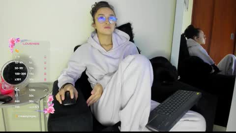 Snapshot of its__angelica_ chatting on October 12, 12:31 am Angelica online show from October 12, 12:31 am