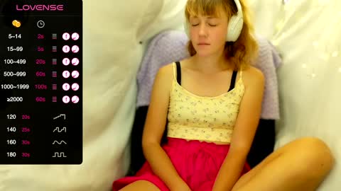 Lily online show from January 19, 3:08 am