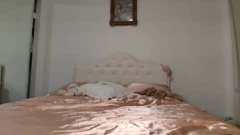 Snapshot of itschanelxx chatting on January 25, 9:36 am itschanelxx online show from January 25, 9:36 am