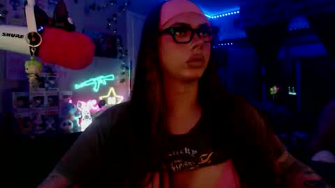 Snapshot of itsnickibabyy chatting on November 10, 3:49 am Nicki Foxx online show from November 10, 3:49 am