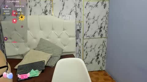 Itsuki N online show from September 15, 12:05 pm