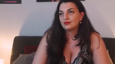 Melissa Khaan online show from January 5, 2:30 pm