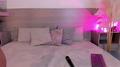 ivana_hall online show from September 25, 8:23 pm