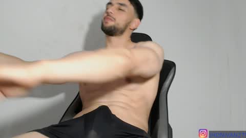 Snapshot of ivanhot279 chatting on December 12, 10:31 pm ivanhot279 online show from December 12, 10:31 pm