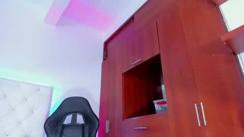 ivannapretyts online show from September 12, 4:07 pm