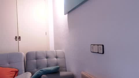 Ivonne online show from February 21, 8:51 am