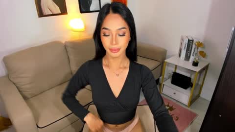 kirstenelsie online show from January 4, 9:43 am