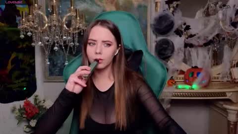 Snapshot of ivorywood_ chatting on November 1, 5:04 pm ivorywood_ online show from November 1, 5:04 pm