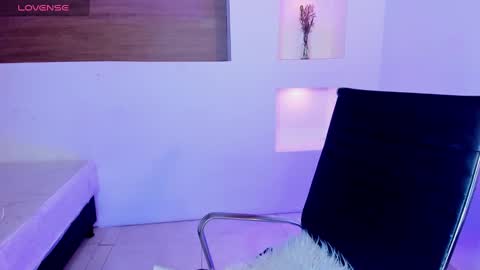 i v y  b l i s s online show from February 27, 11:52 am