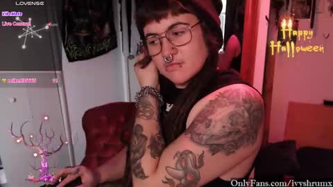 Ivy ShrumX online show from October 16, 10:33 pm