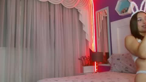 Snapshot of ivyy_crystal chatting on January 7, 12:09 pm Ivy online show from January 7, 12:09 pm