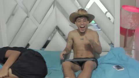 izaack online show from December 17, 4:11 pm