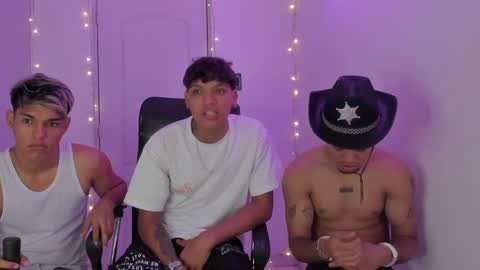 izaack online show from January 11, 1:22 pm