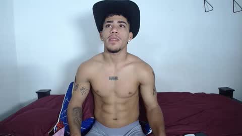 izaack online show from September 27, 1:54 am