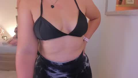 Iza online show from February 12, 2:03 am