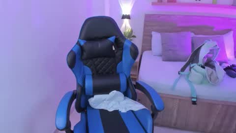 Iza online show from September 15, 1:11 pm