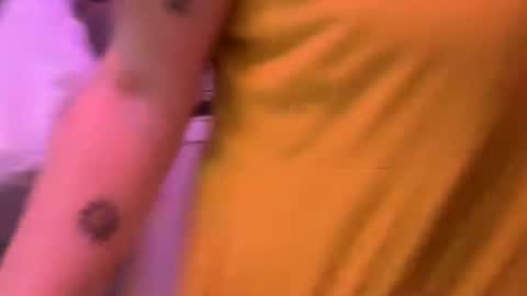 izzyishottttt online show from October 29, 10:17 am