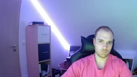 here4y online show from February 10, 6:03 pm