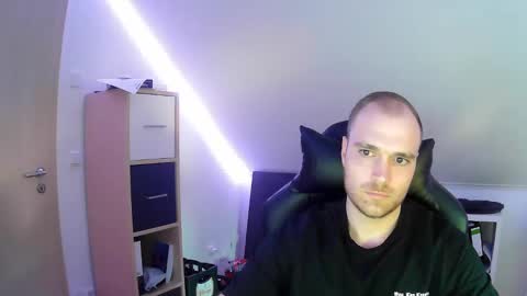 here4y online show from March 6, 4:49 pm