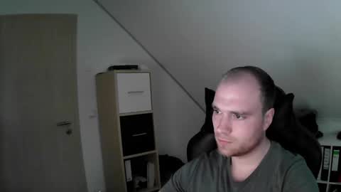 here4y online show from November 14, 10:47 am